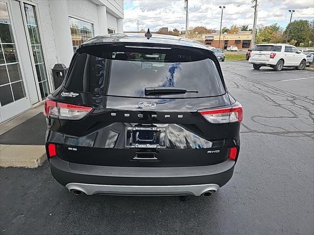 2022 ford escape se