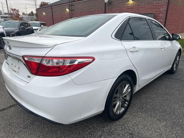 2016 toyota camry se