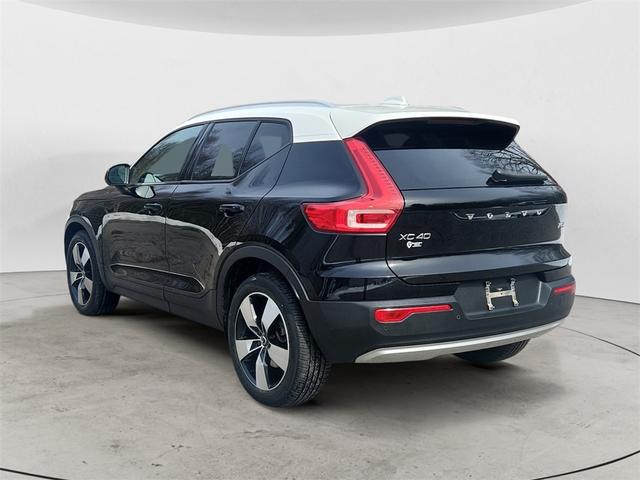 2021 volvo xc40 momentum