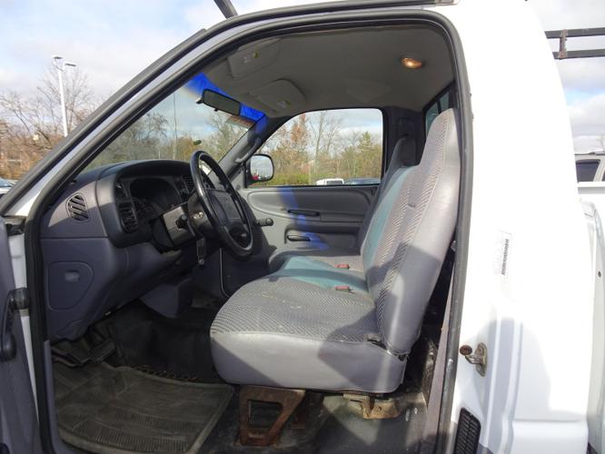used 2001 dodge ram 1500 truck 2wd regular cab cincinnati, oh 45246 for sale in cincinnati, ohio