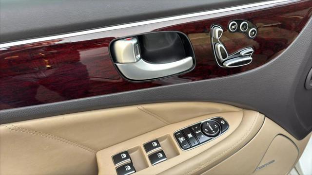 2012 hyundai equus signature