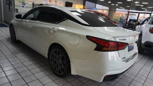 2023 nissan altima 2.0 sr