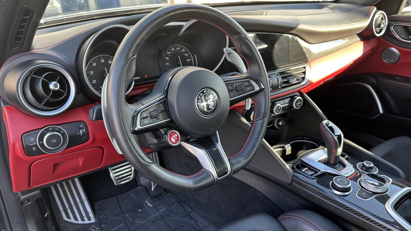 2021 alfa romeo giulia quadrifoglio