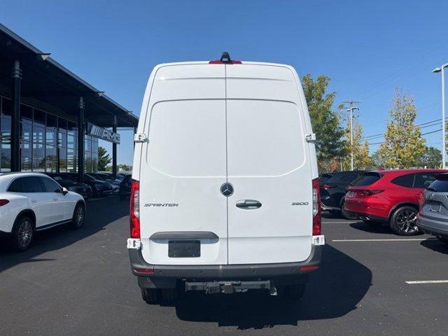 2024 mercedes-benz sprinter 3500 standard roof