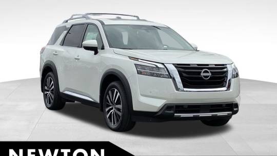 2024 Nissan Pathfinder platinum