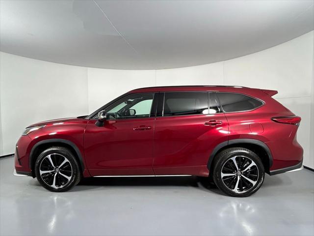 2021 toyota highlander xse