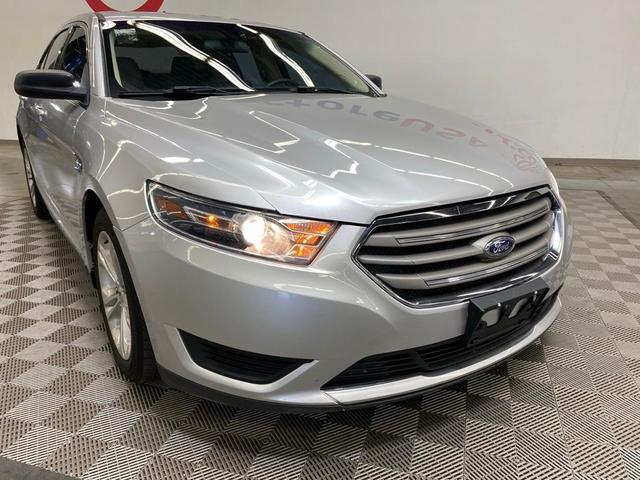 2016 ford taurus se