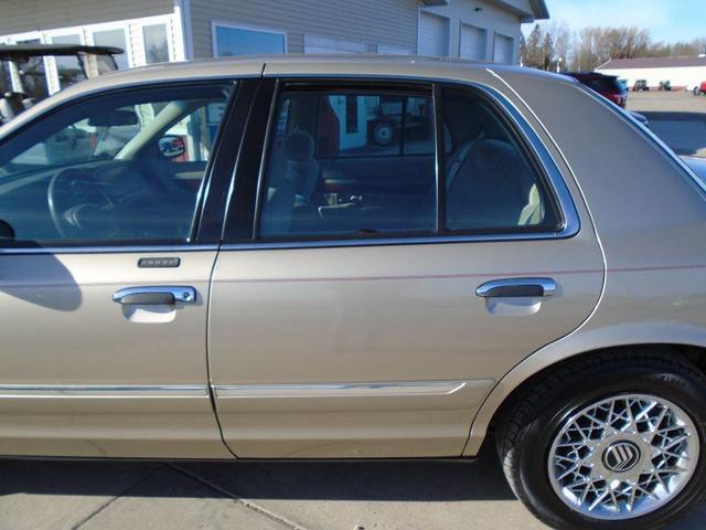 2000 mercury grand marquis gs 4dr sedan
