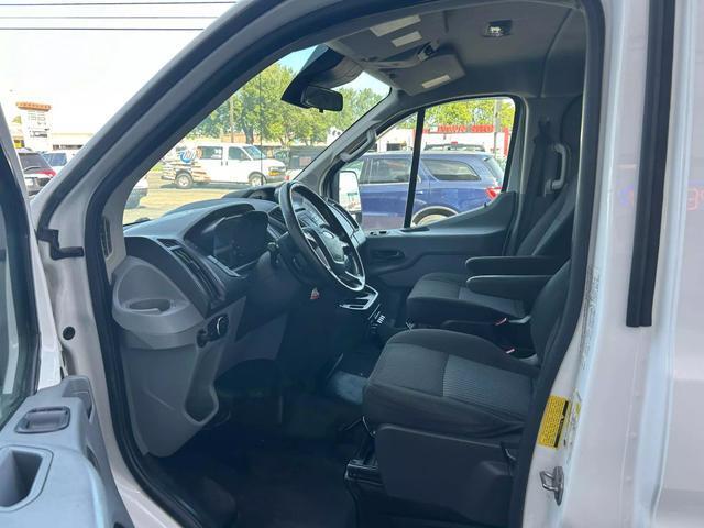 2017 ford transit-150 xl
