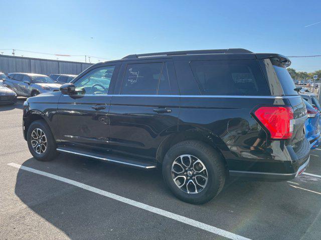 2023 ford expedition xlt