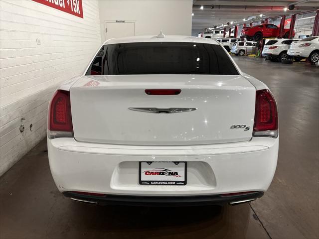2019 chrysler 300 s