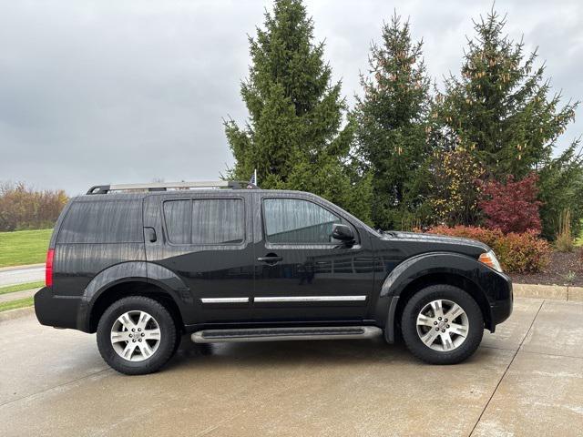2011 nissan pathfinder silver