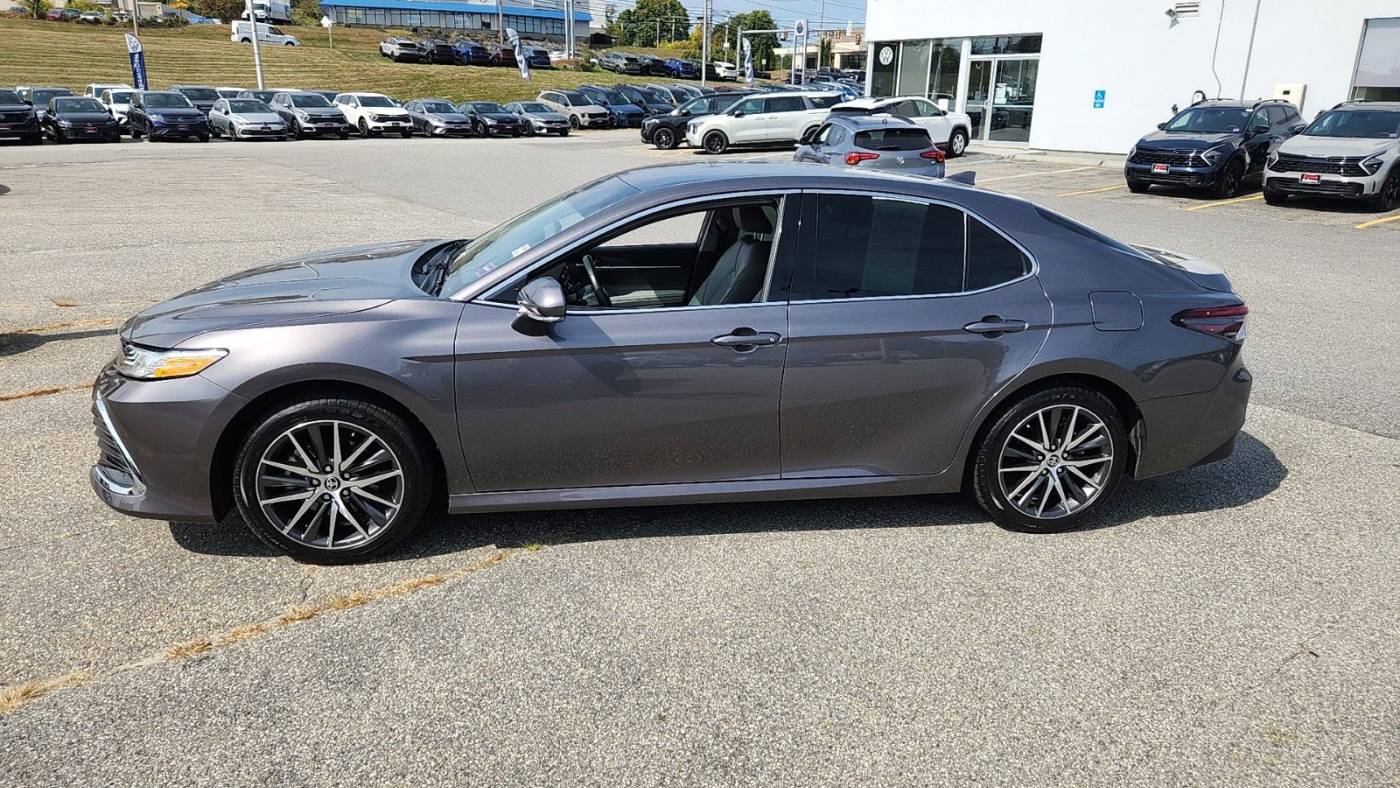 2023 toyota camry hybrid xle