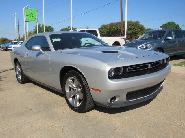 2022 dodge challenger sxt