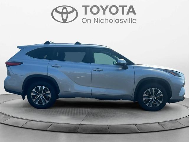 2023 toyota highlander xle
