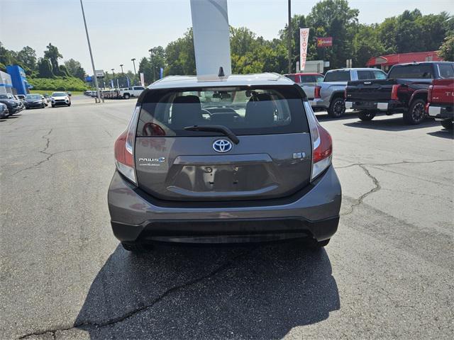 2017 toyota prius c four