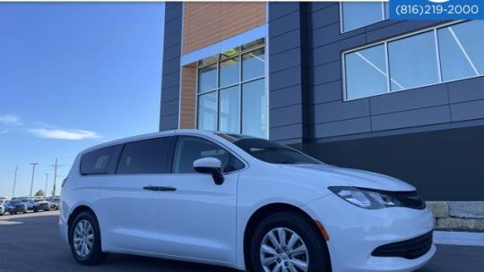2020 Chrysler Voyager