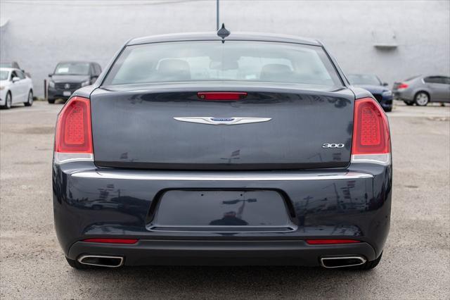 2019 chrysler 300 touring