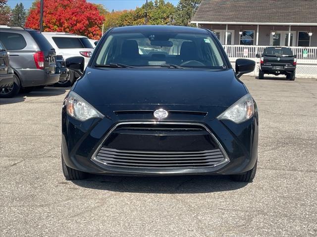 2017 toyota yaris ia base