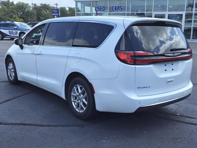 2023 chrysler pacifica touring l