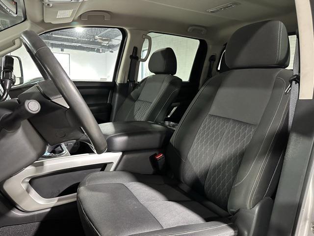 2016 nissan titan xd sv