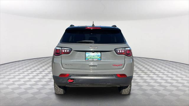 2020 jeep compass trailhawk