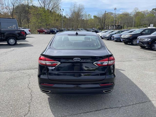 2020 ford fusion se