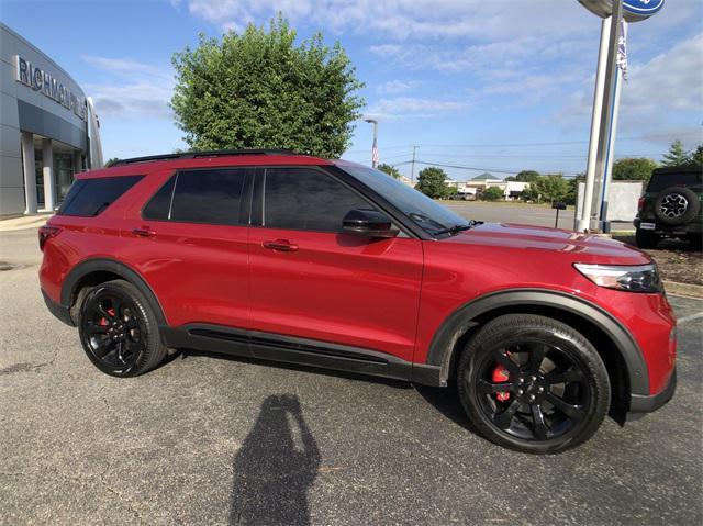 2022 ford explorer st