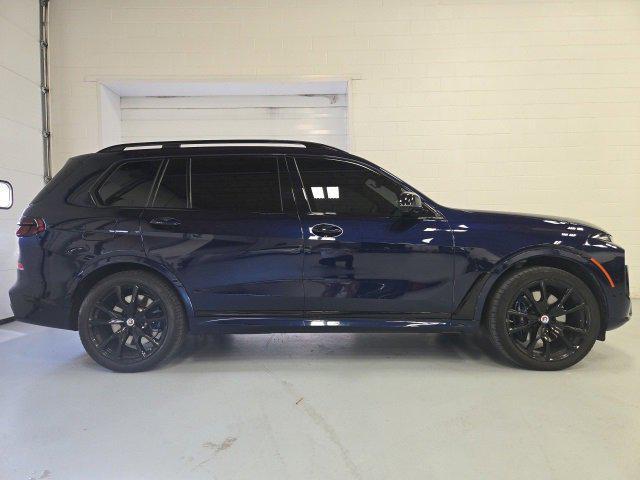 2023 bmw x7 m60i