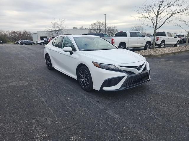 2024 toyota camry se