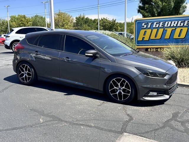 2017 ford focus sel