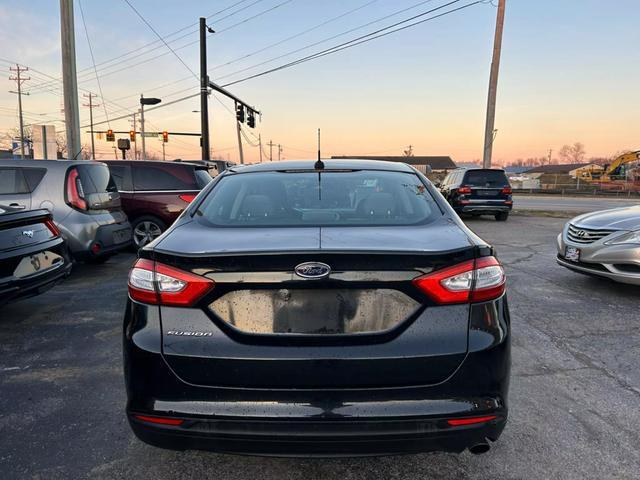 2014 ford fusion se