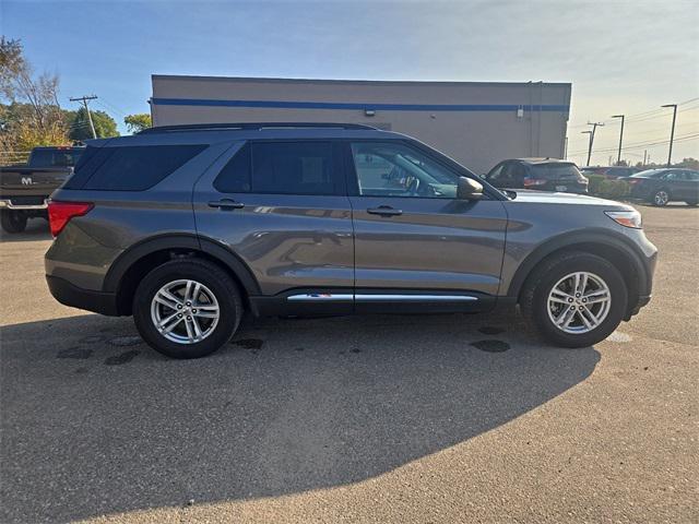 2022 ford explorer xlt