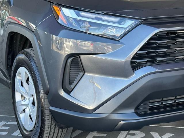 2023 toyota rav4 le