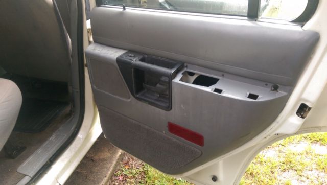 1991 ford explorer with rare jurassic park parts and replica props included