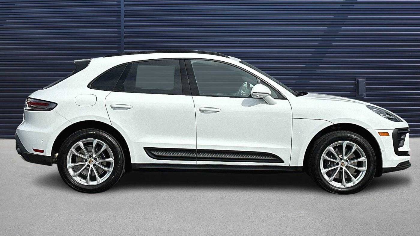 2023 porsche macan standard