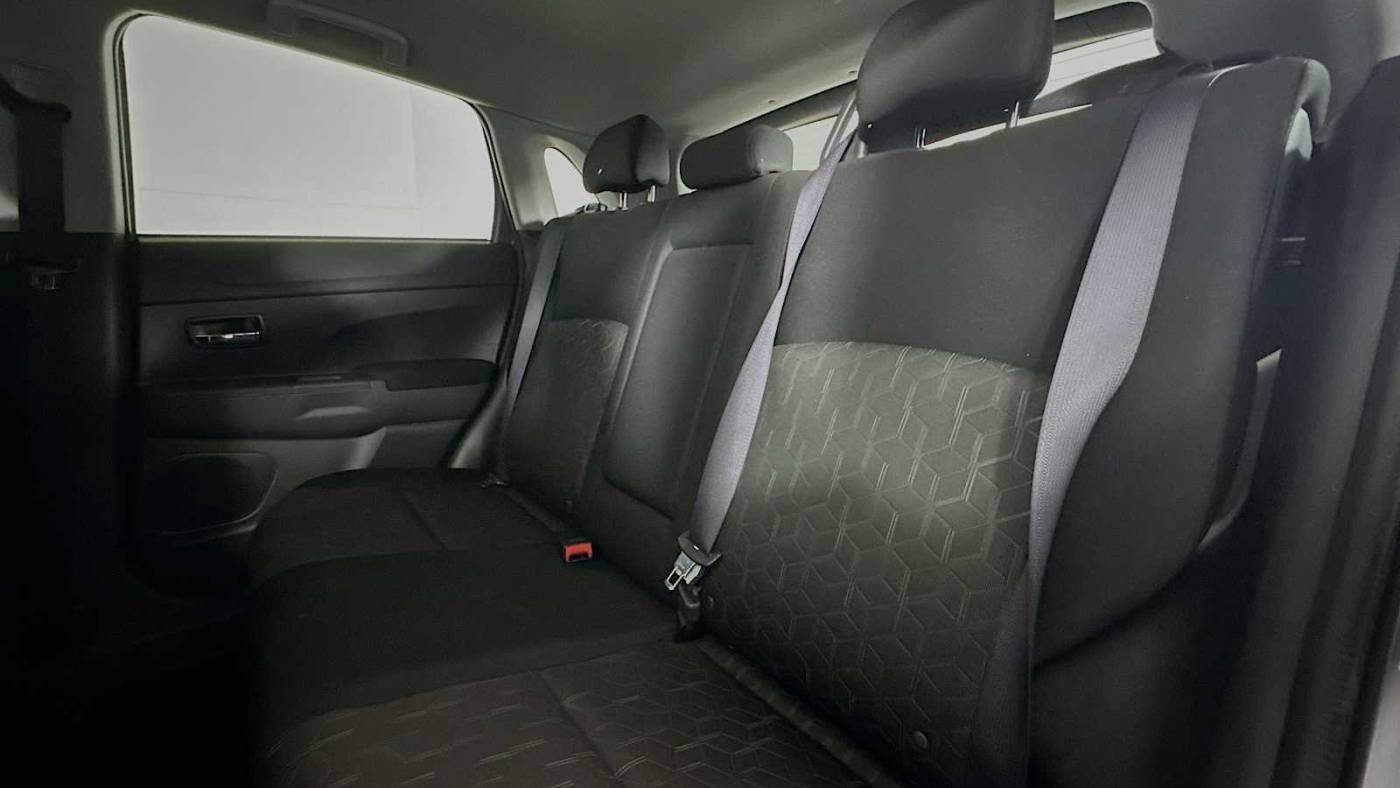 2024 mitsubishi outlander sport es
