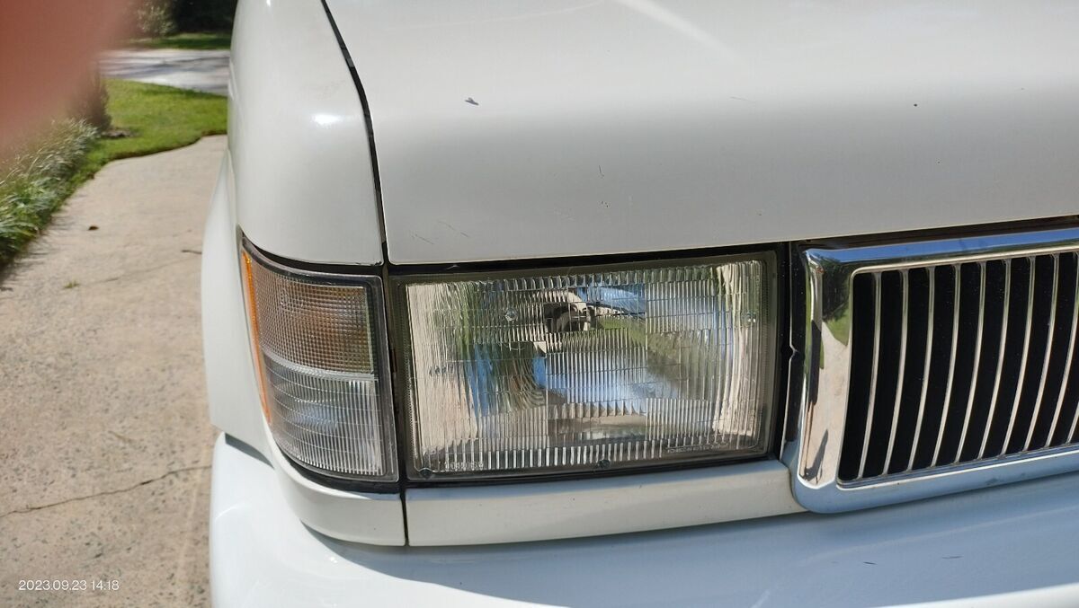 1994 isuzu trooper suv white s