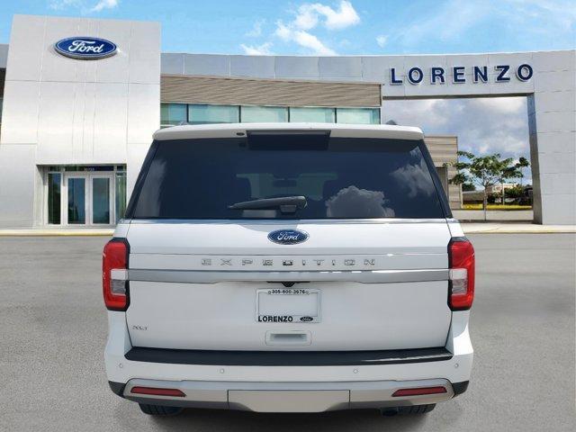 2022 ford expedition xlt