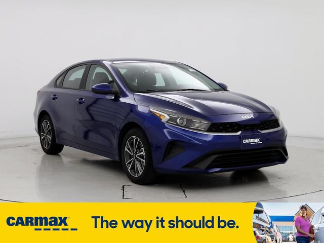 2022 kia forte lxs