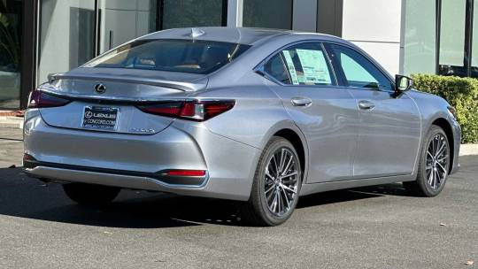 2025 Lexus ES