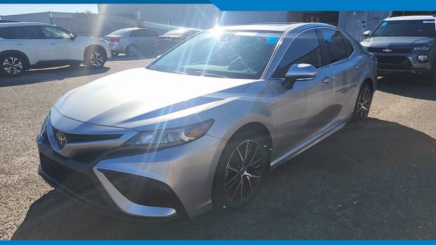 2021 toyota camry se