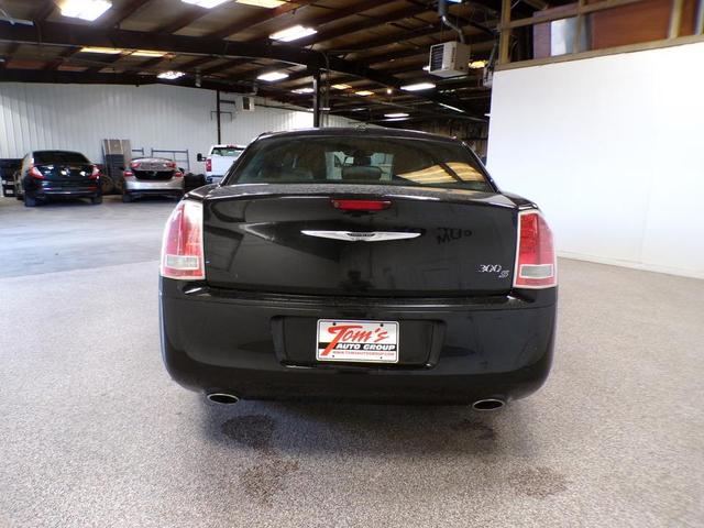 2013 chrysler 300 s