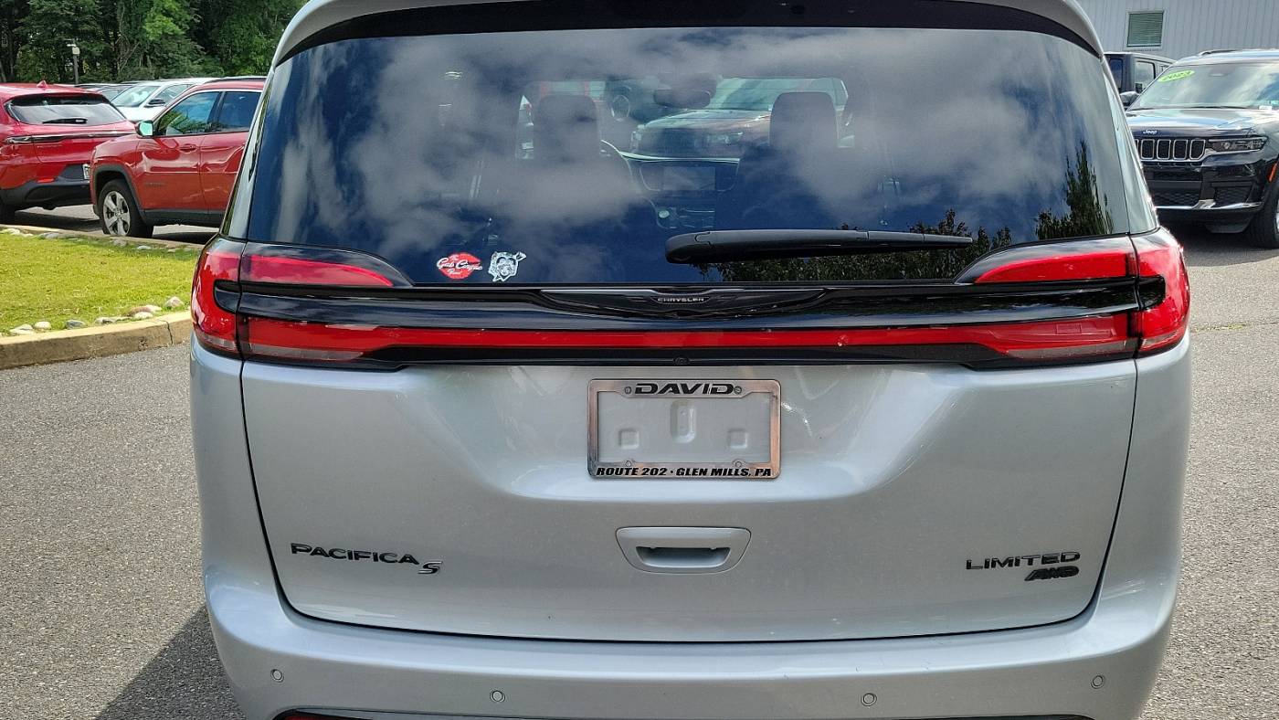 2023 chrysler pacifica limited