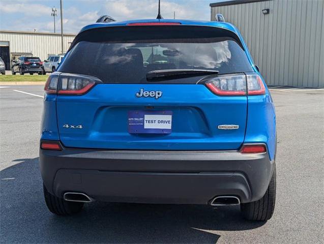 2022 jeep cherokee latitude lux
