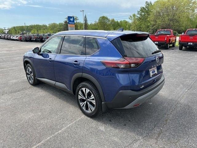 2021 nissan rogue sv in freeland, michigan