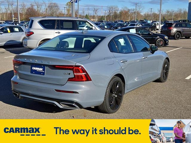 2022 volvo s60 b5 momentum
