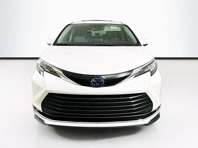 2021 toyota sienna xle
