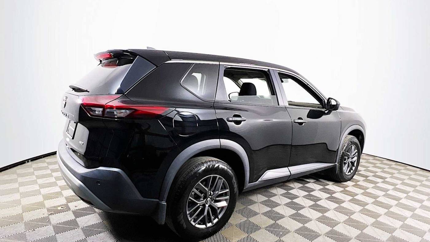 2022 nissan rogue s