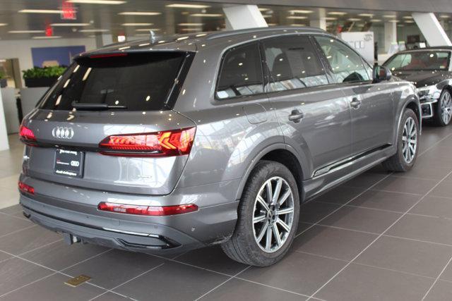 2024 audi q7 45 premium plus